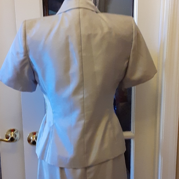 Le Suit 2 piece gray short sleeve skirt & jacket suit fully lined size 6…EUC - Picture 7 of 9